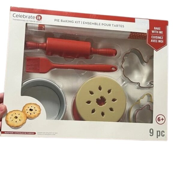 Celebrate it NEW Pie Baking Kit Fall Thanksgiving 9 Pieces Set Bakeware - Picture 1 of 6